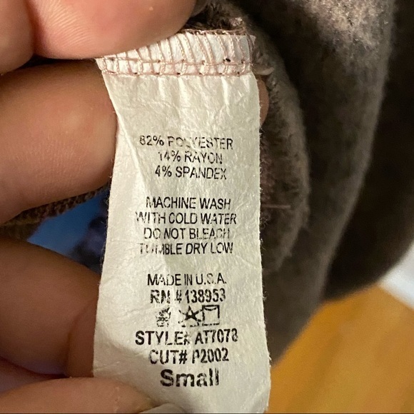 Sun N Moon Cold Shoulder Marled Sweater‎ Size Small - Picture 7 of 7